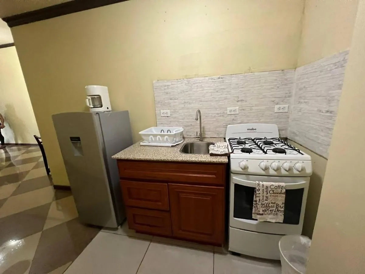 Pista Q Hostel And Apartments Oranjestad