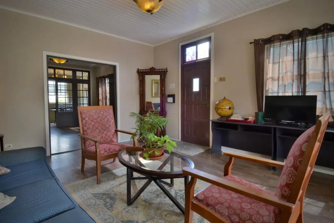 Pista Q Hostel And Apartments Oranjestad