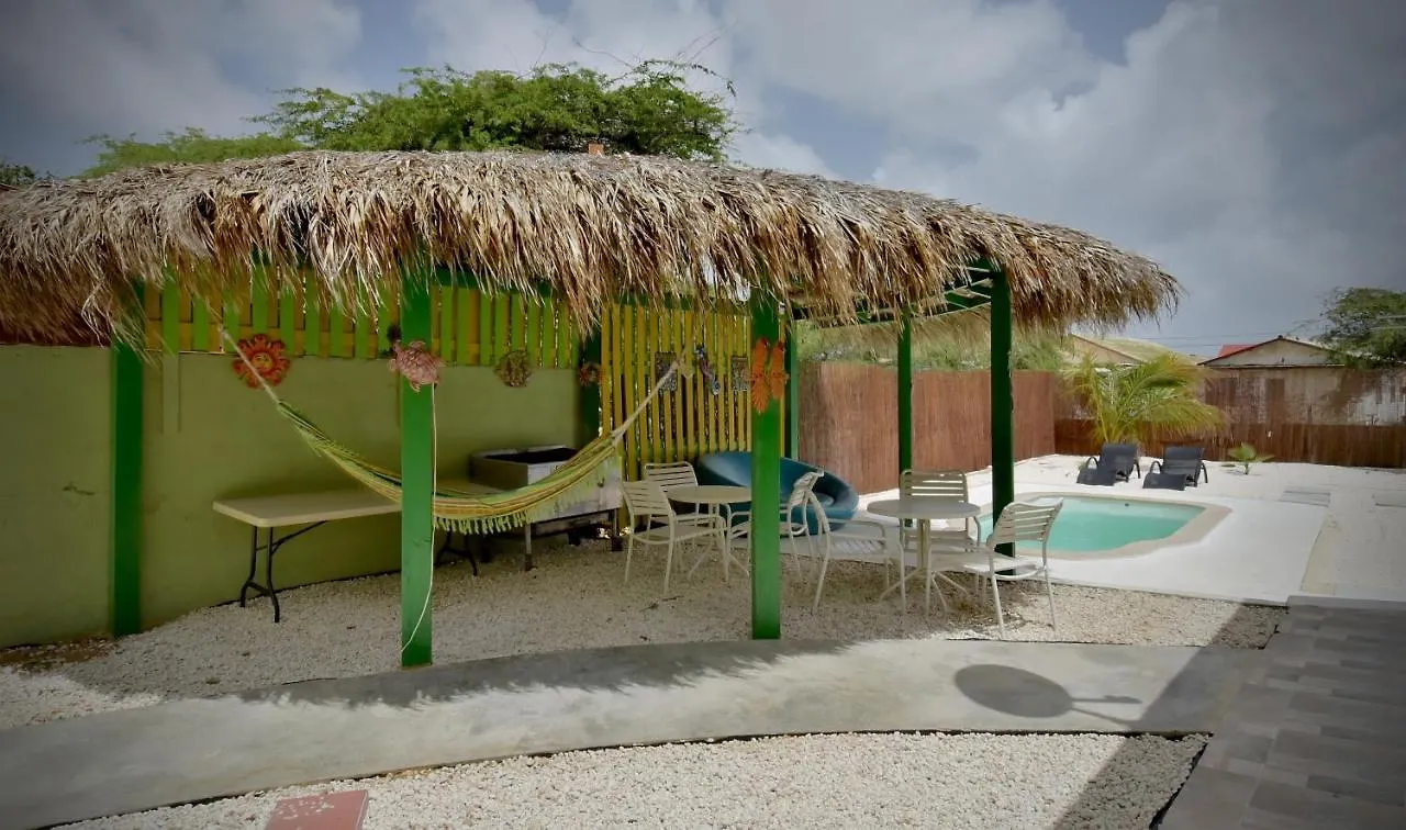 Pista Q Hostel And Apartments Oranjestad 0*,  Aruba